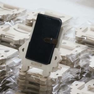 微笑木製手機架